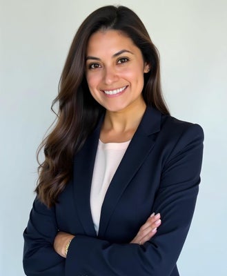 Portrait of Alondra Galvan, Agent