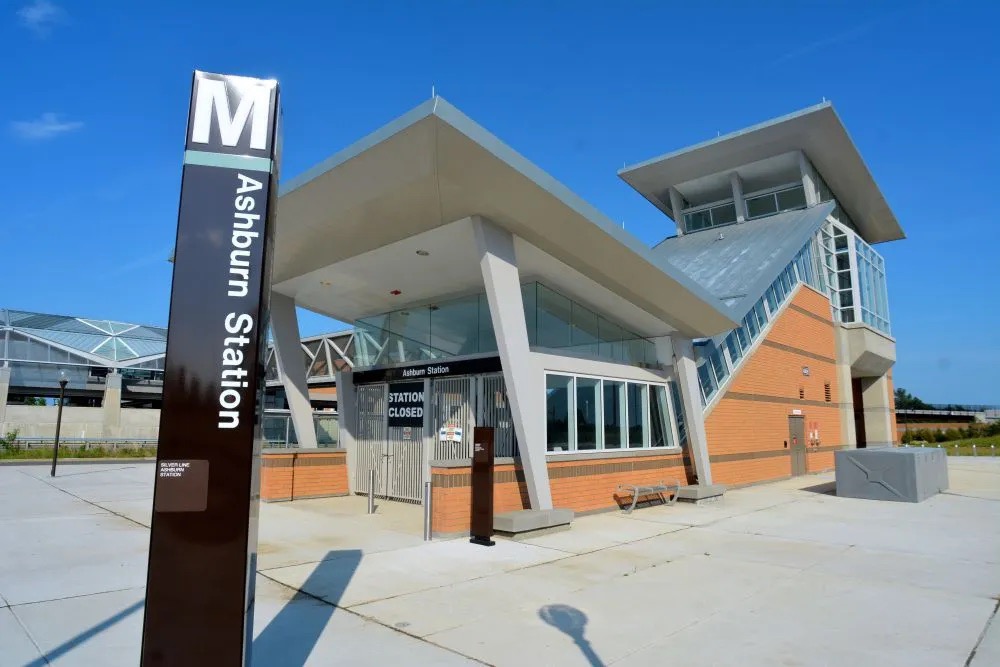 Ashburn Metro Station 